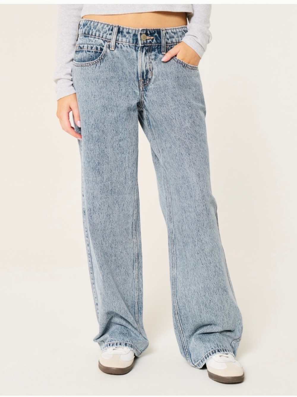 Low rise Hollister jeans medium wash